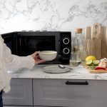 Champion Mikrovågsugn 20L 700W MW211 Svart Champion Mikrovågsugn 20L 700W MW211 Svart