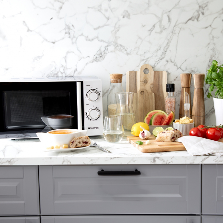 Champion Mikrovågsugn 20L 700W MW212 Vit Champion Mikrovågsugn 20L 700W MW212 Vit