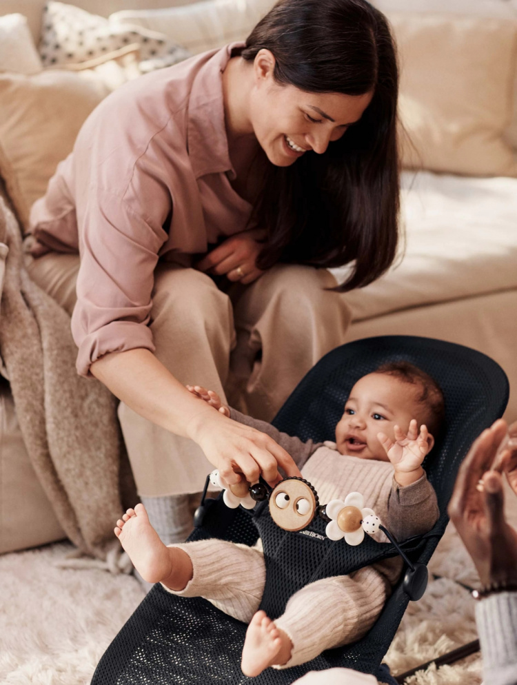 BabyBjörn Googly Eyes leksak för barnvakt, svart och vit