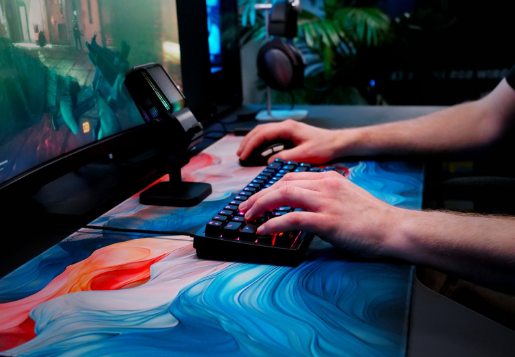 Xtrfy K5V2 RGB Compact 65% mekaniskt tangentbord för spel, svart