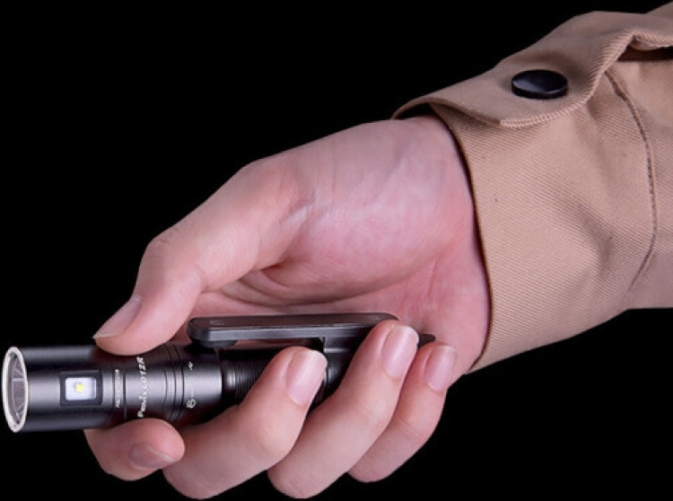 Fenix LD12R ficklampa, 600 lm