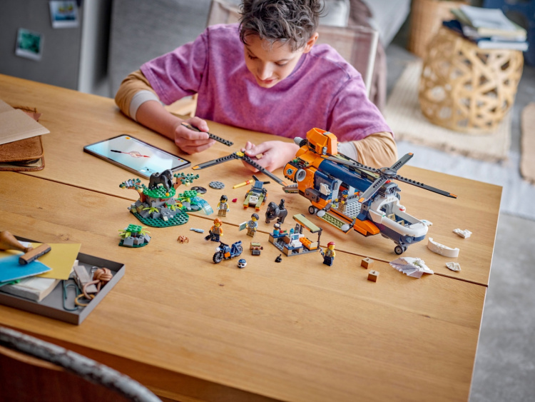 LEGO City Exploration 60437 - Helikopter från djungelforskare i läger
