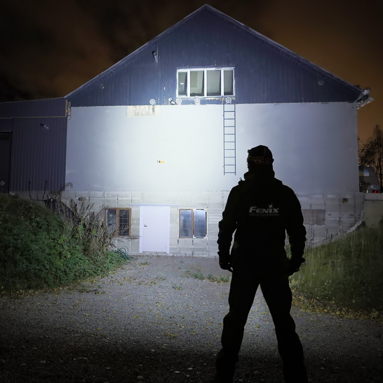 Fenix HM61R V2.0 pannlampa