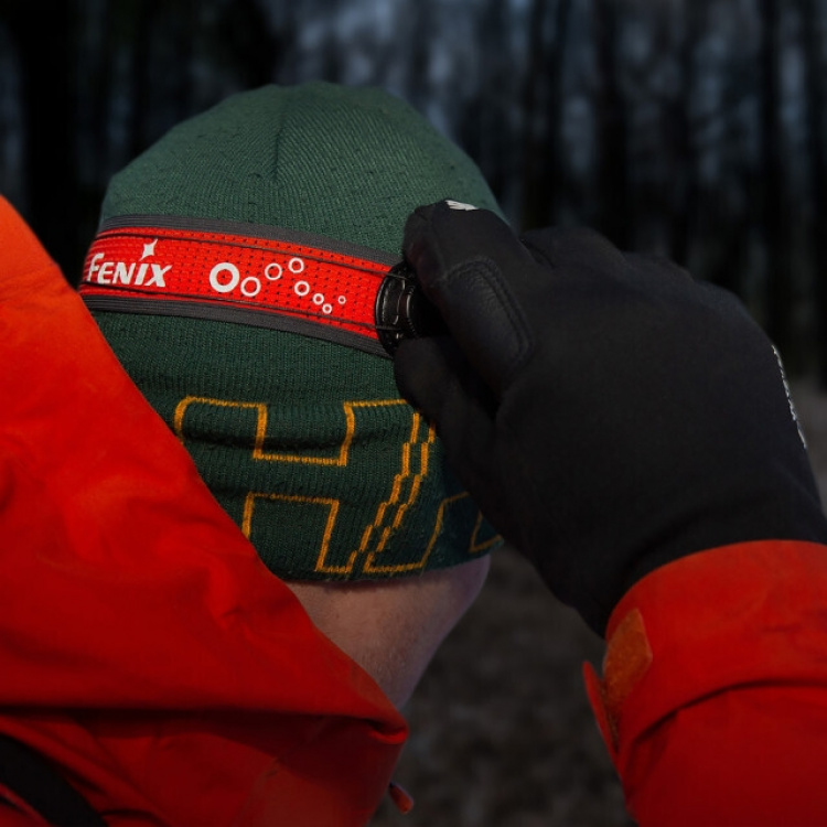 Fenix HL32R-T pannlampa, 800 lm, blå