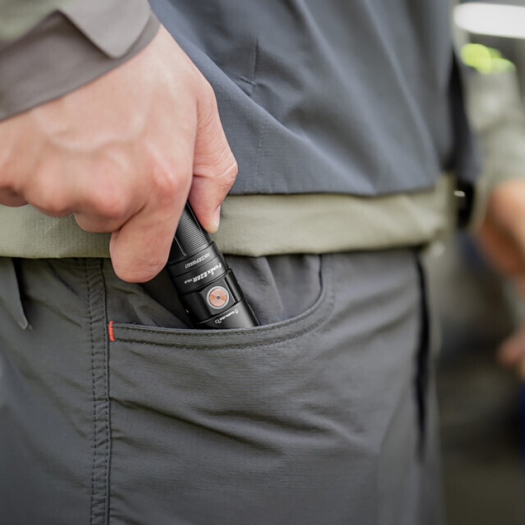 Fenix E28R V2.0 Ficklampa, 1700 lm