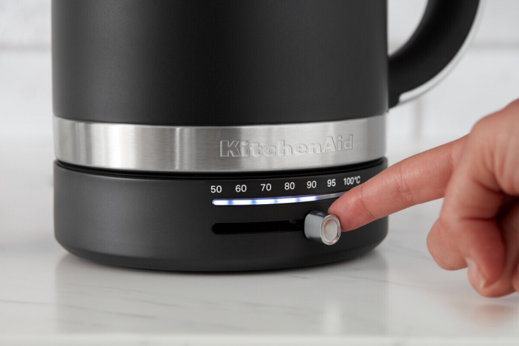 KitchenAid 5KEK1701EBM Elektrisk vattenkokare, matt svart KitchenAid 5KEK1701EBM Elektrisk vattenkokare, matt svart