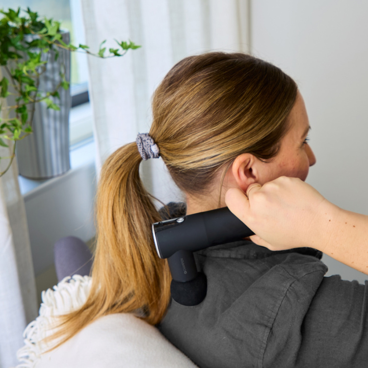 Champion Massagepistol Compact Power 3300RPM 1800mAh MG400 Svart/Silver Champion Massagepistol Compact Power 3300RPM 1800mAh MG400 Svart/Silver