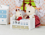 Sylvanian Families Chokladkanin baby set (barnsäng)