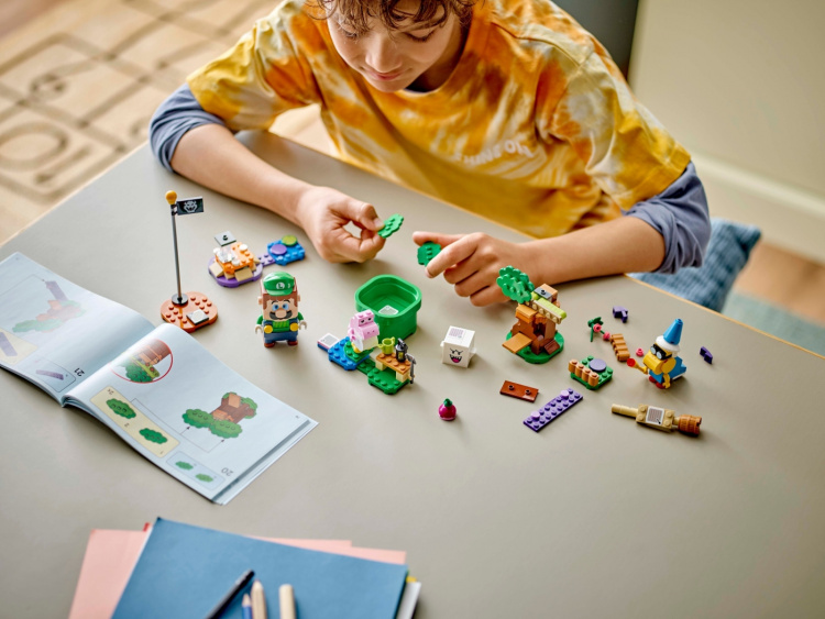 LEGO Super Mario 71440 - Äventyren med den interaktiva ® Luigi ™ -karaktären