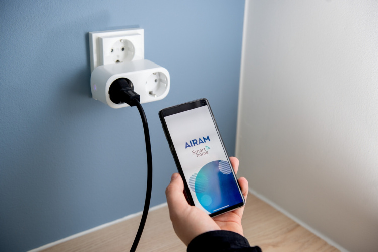 Airam SmartHome 2-delad splitter, IP20 Airam SmartHome 2-delad splitter, IP20