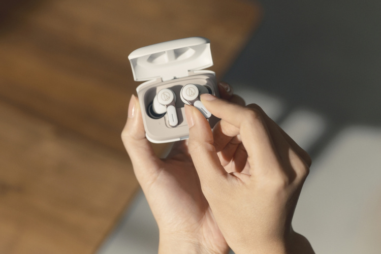 Audio-Technica ATH-TWX7 hörlurar med tvåvägshögtalare, vit