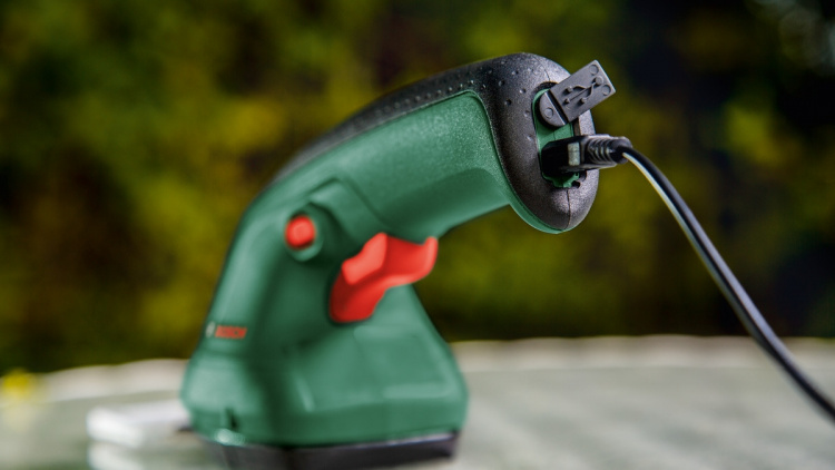 Bosch EasyShear sladdlös grässax för trimning