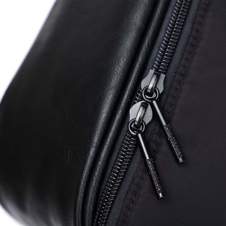 Kungsbacka Necessär Julie Svart