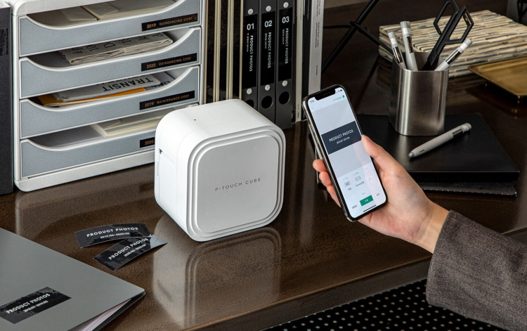 Brother P-touch CUBE Pro PT-P910BT matrisskrivare med uppladdningsbart batteri och Bluetooth Brother P-touch CUBE Pro PT-P910BT matrisskrivare med uppladdningsbart batteri och Bluetooth