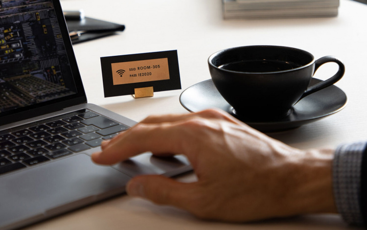 Brother P-touch CUBE Pro PT-P910BT matrisskrivare med uppladdningsbart batteri och Bluetooth Brother P-touch CUBE Pro PT-P910BT matrisskrivare med uppladdningsbart batteri och Bluetooth