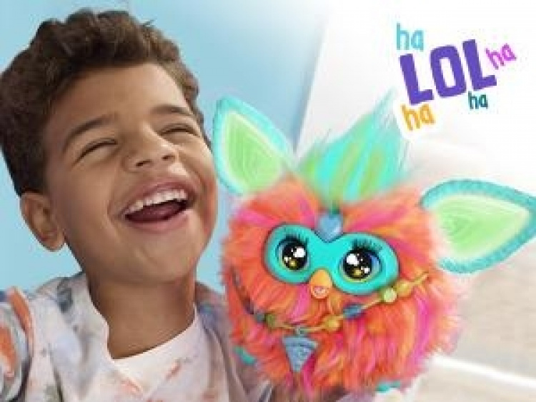 Hasbro Furby interaktiv plyschleksak Coral (EN)