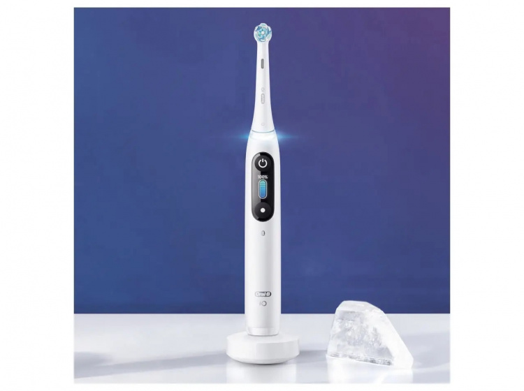 Oral B iO Series 8N Eltandborste, Vit