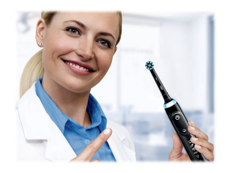 Braun Oral-B Midnight Black Tandborste