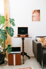 Lenco Resväska med skivspelare och 2 inbyggda högtalare Brun Lenco Resväska med skivspelare och 2 inbyggda högtalare Brun