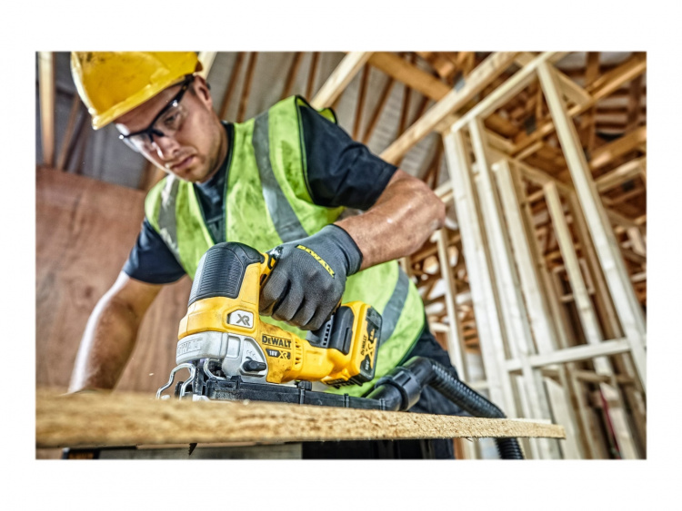 DeWALT Sticksåg 18V, Utan batteri och laddade