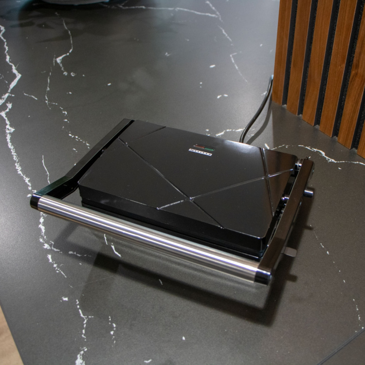 MELISSA Panini-grill och kontaktgrill med non-stickbeläggning och överhettningsskydd 1000W Svart