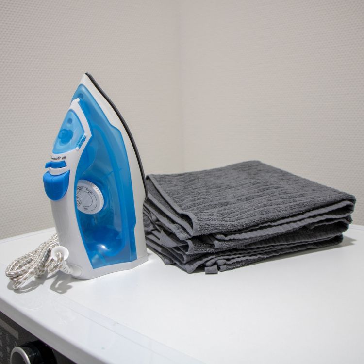 MELISSA Ångstrykjärn med non-stick beläggning 2000W Vit / Blå MELISSA Ångstrykjärn med non-stick beläggning 2000W Vit / Blå