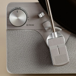 Lenco Helautomatisk vertikal skivspelare med inbyggda högtalare och Bluetooth® Silver Lenco Helautomatisk vertikal skivspelare med inbyggda högtalare och Bluetooth® Silver