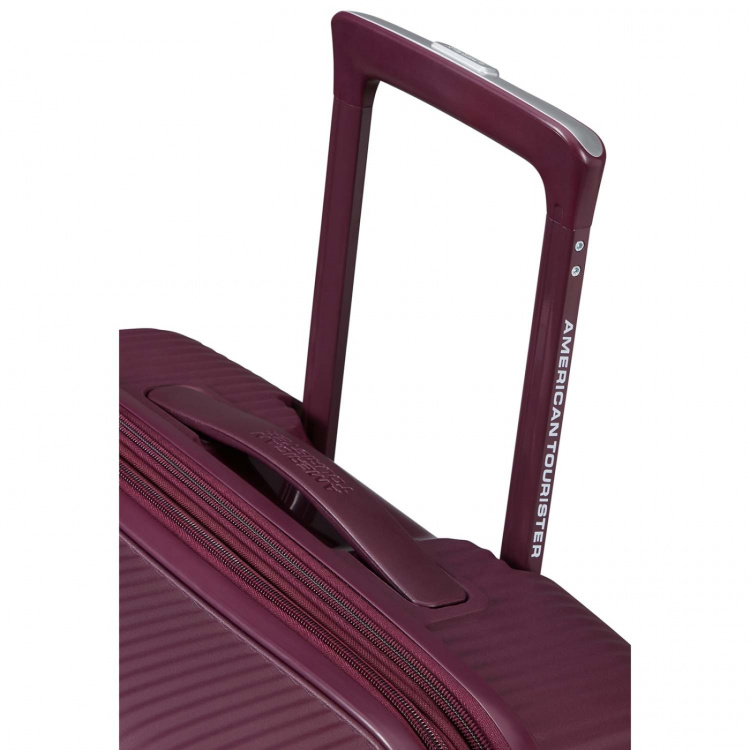 American Tourister Resväska Soundbox 67 Medium Wild Cherry