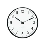 Arne Jacobsen Clocks Arne Jacobsen – Väggklocka för stationer – Ø29 cm – Svart