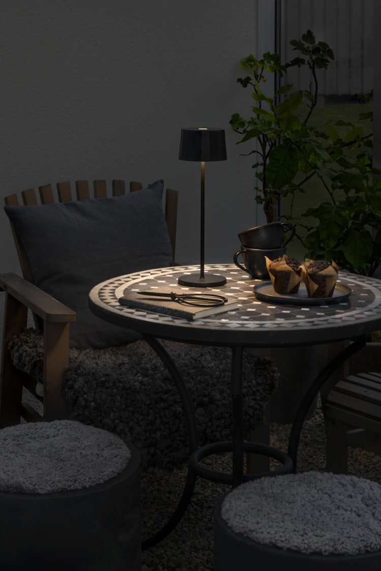 Konstsmide Bordslampa Positano svart USB Konstsmide