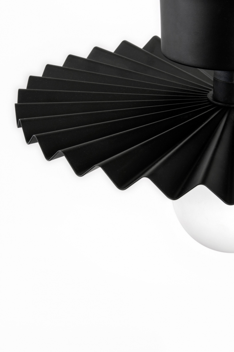 Globen Lighting Plafond Omega 35 svart Globen Lighting